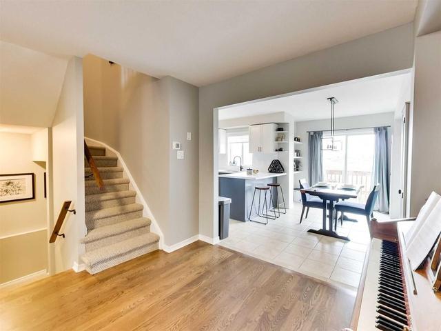 363 Hobbs Cres, House attached with 3 bedrooms, 3 bathrooms and 1 parking in Milton ON | Image 4