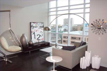 lph09 - 21 Nelson St, Condo with 1 bedrooms, 2 bathrooms and 1 parking in Toronto ON | Image 3
