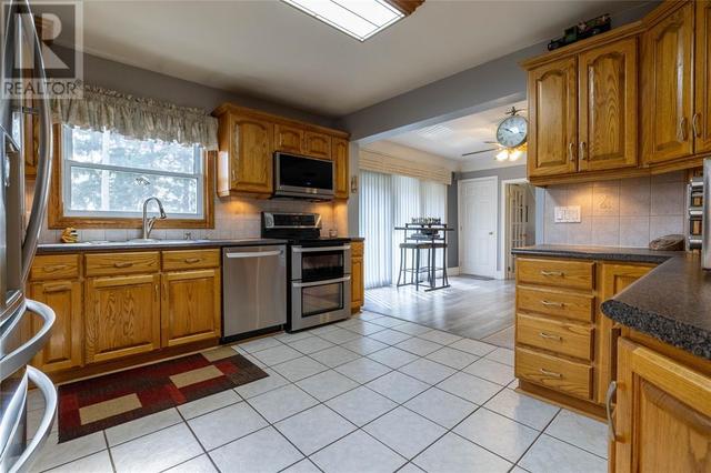 5848 Douglas Line, House detached with 4 bedrooms, 2 bathrooms and null parking in Lambton Shores ON | Image 10