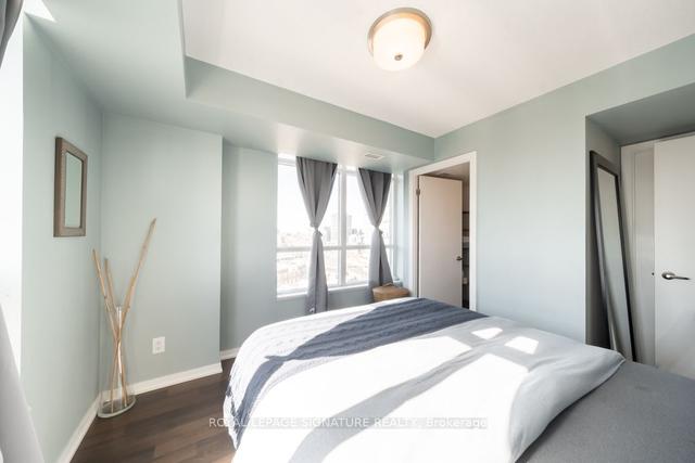 1007 - 38 Joe Shuster Way, Condo with 2 bedrooms, 2 bathrooms and 1 parking in Toronto ON | Image 8