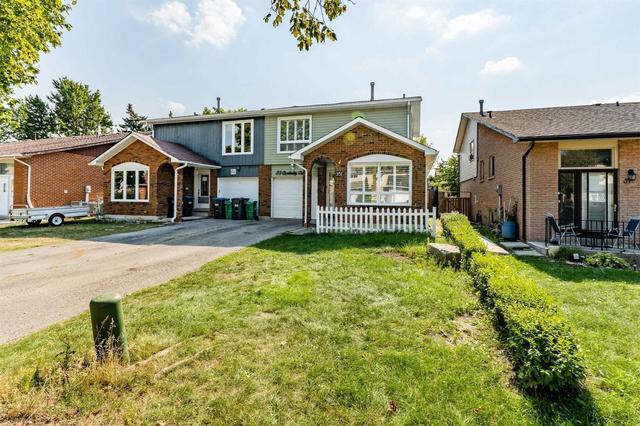 35 Camberley Cres, House semidetached with 3 bedrooms, 2 bathrooms and 4 parking in Brampton ON | Image 12