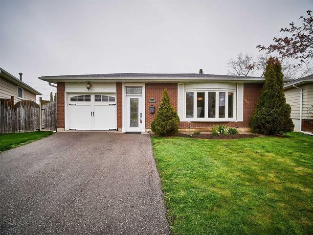 31 Taylor Rd, House detached with 3 bedrooms, 2 bathrooms and 5 parking in Ajax ON | Image 1