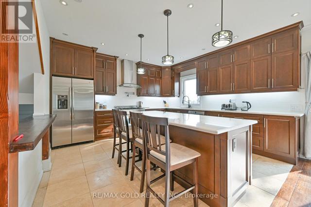 110 Richardson Ave, House detached with 4 bedrooms, 4 bathrooms and 5 parking in Toronto ON | Image 12