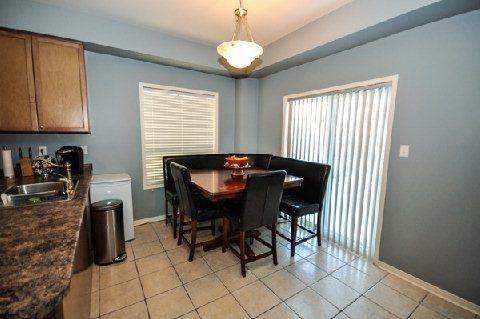 981 Kennedy Circ, House detached with 4 bedrooms, 3 bathrooms and 2 parking in Milton ON | Image 3