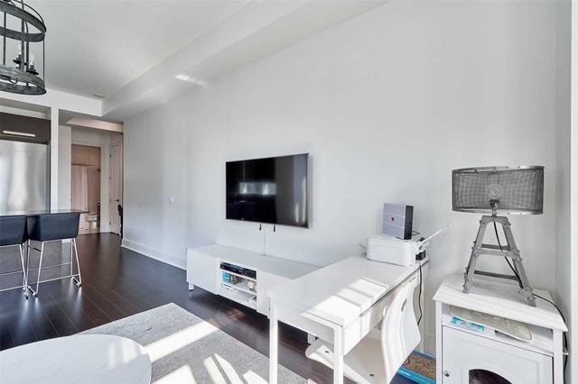 1605 - 21 Balmuto St, Condo with 1 bedrooms, 1 bathrooms and 0 parking in Toronto ON | Image 10