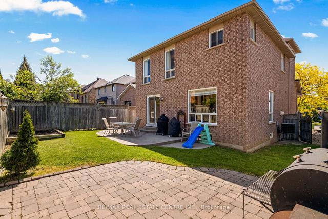 55 Aventura Cres, House detached with 3 bedrooms, 4 bathrooms and 6 parking in Vaughan ON | Image 35