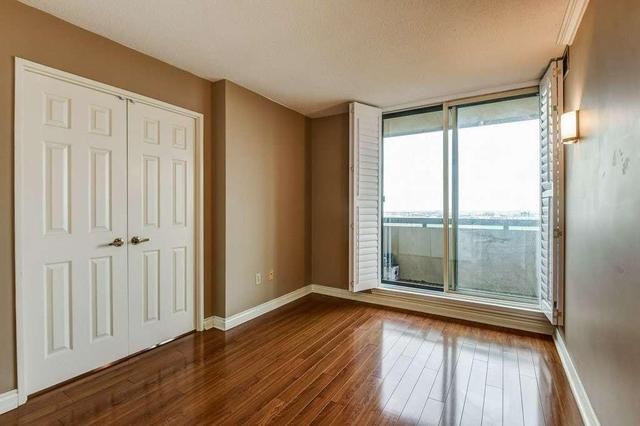 1709 - 100 County Court Blvd, Condo with 3 bedrooms, 2 bathrooms and 1 parking in Brampton ON | Image 13