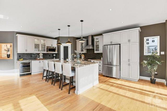514 Adamson Crescent, House detached with 4 bedrooms, 3 bathrooms and 4 parking in Ottawa ON | Image 7