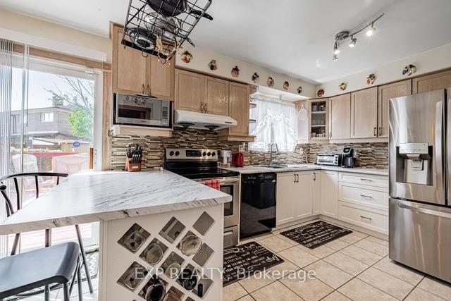 110 Navenby Cres, House semidetached with 4 bedrooms, 3 bathrooms and 6 parking in Toronto ON | Image 5