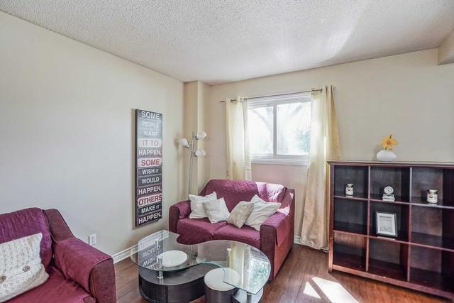 69 - 405 Hyacinthe Blvd N, Townhouse with 3 bedrooms, 2 bathrooms and 2 parking in Mississauga ON | Image 3