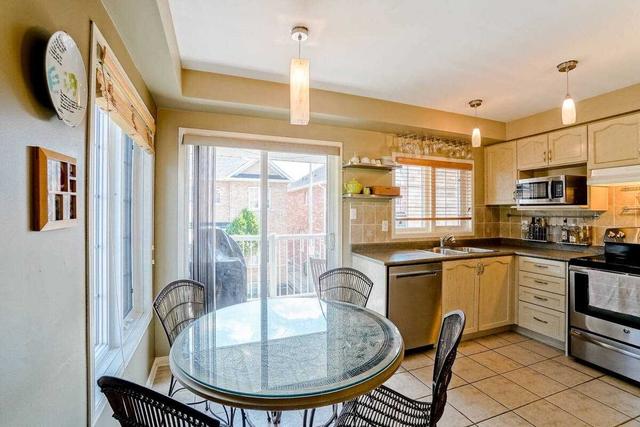 156 Brickworks Lane, Townhouse with 3 bedrooms, 3 bathrooms and 2 parking in Toronto ON | Image 2