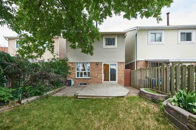 32 Greenfield Cres, House detached with 3 bedrooms, 2 bathrooms and 2 parking in Whitby ON | Image 19