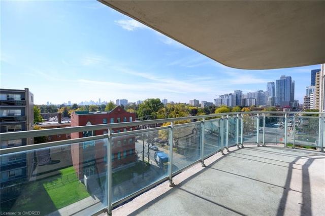 809 - 398 Eglinton Avenue E, House attached with 1 bedrooms, 1 bathrooms and 1 parking in Toronto ON | Image 18
