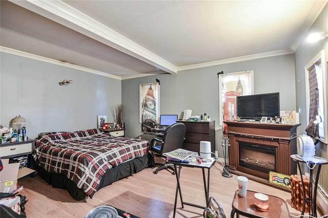 78 Mccaul St, House detached with 3 bedrooms, 2 bathrooms and 5 parking in Brampton ON | Image 13