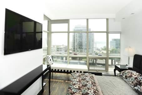 809 - 35 Mariner Terr, Condo with 2 bedrooms, 2 bathrooms and 1 parking in Toronto ON | Image 5