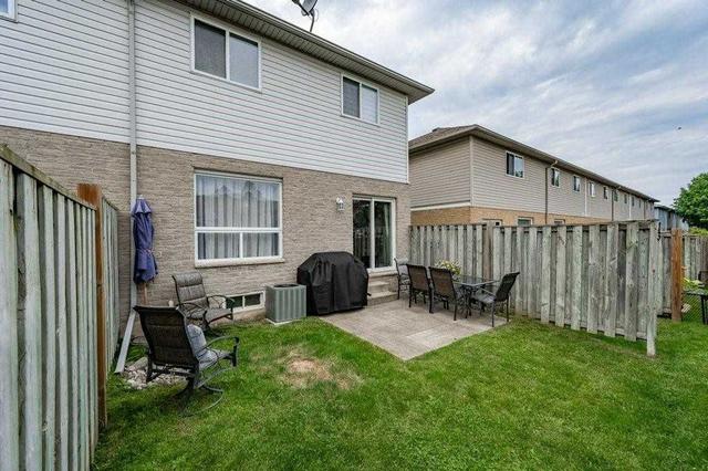 13 - 104 Frances Ave, Townhouse with 3 bedrooms, 2 bathrooms and 2 parking in Hamilton ON | Image 22