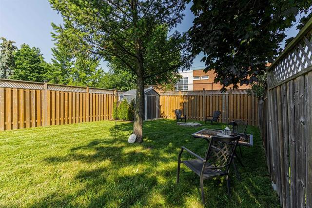 68 Sanford Cres, House semidetached with 3 bedrooms, 2 bathrooms and 4 parking in Brampton ON | Image 31