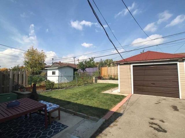 28 Kanarick Cres, House semidetached with 2 bedrooms, 2 bathrooms and 5 parking in Toronto ON | Image 9