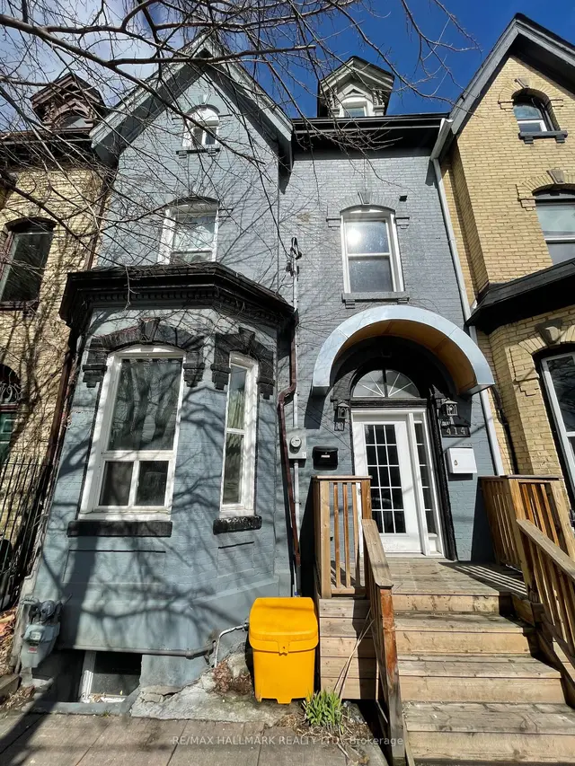 414 Dundas St E, House attached with 7 bedrooms, 5 bathrooms and 2 parking in Toronto ON | Image 1