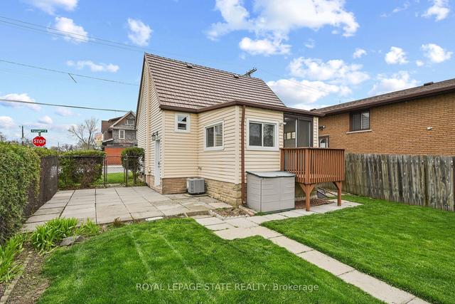 595 Fennell Ave E, House detached with 2 bedrooms, 1 bathrooms and 2 parking in Hamilton ON | Image 29
