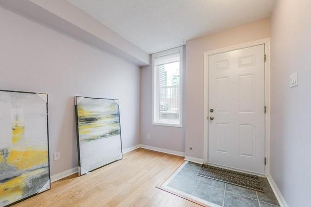 11A Crawford St, Townhouse with 3 bedrooms, 3 bathrooms and 1 parking in Toronto ON | Image 4