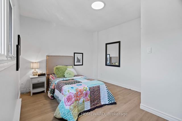 70 Stanley Terr, House attached with 3 bedrooms, 2 bathrooms and 2 parking in Toronto ON | Image 21
