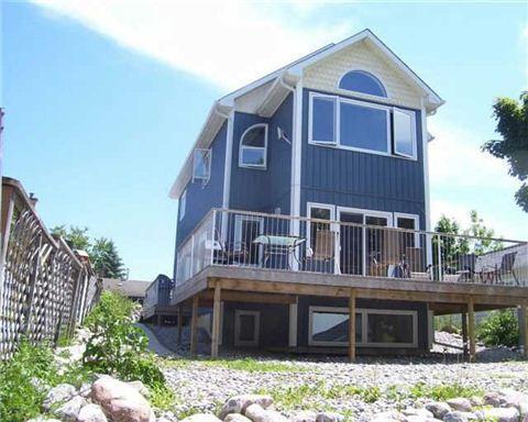 5467b Lakeshore Dr, House detached with 3 bedrooms, 2 bathrooms and 4 parking in Hamilton TP ON | Image 1