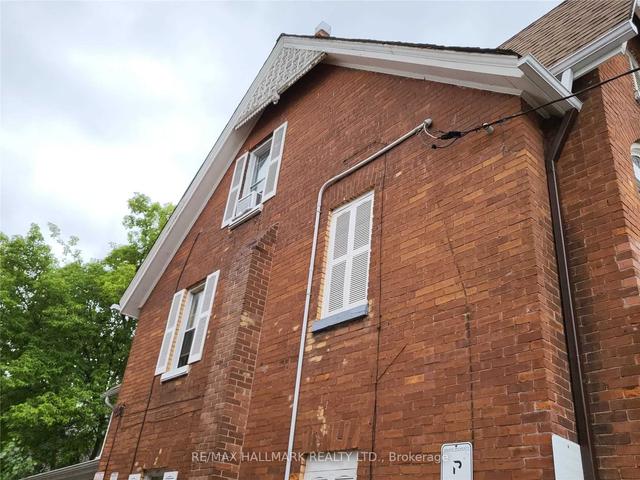 16 Church St, House semidetached with 4 bedrooms, 2 bathrooms and 4 parking in Toronto ON | Image 3