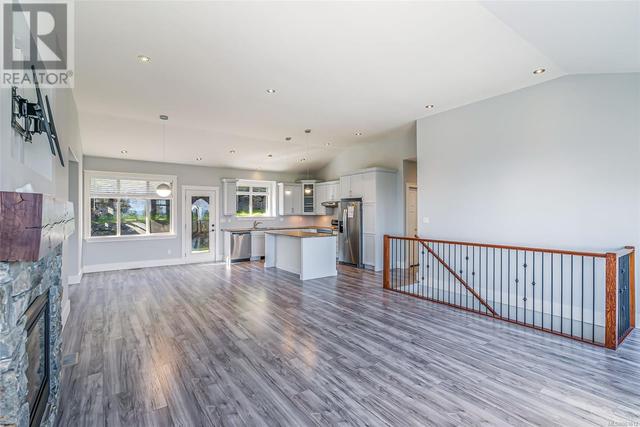 5207 Dewar Rd, House detached with 5 bedrooms, 3 bathrooms and 6 parking in Nanaimo BC | Image 24