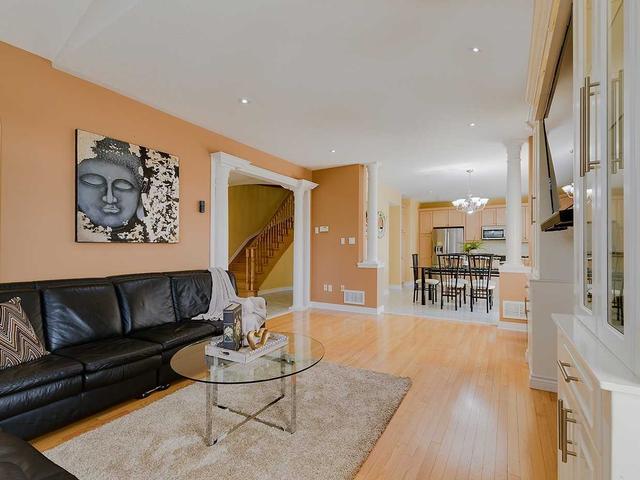 498 Tremblant Crt, House detached with 4 bedrooms, 5 bathrooms and 5 parking in Mississauga ON | Image 7