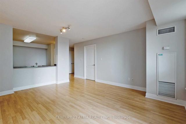 1603 - 188 Doris Ave, Condo with 3 bedrooms, 2 bathrooms and 1 parking in Toronto ON | Image 3