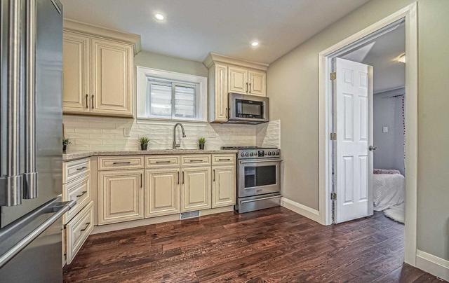 214 Park Rd S, House detached with 4 bedrooms, 2 bathrooms and 2 parking in Oshawa ON | Image 14