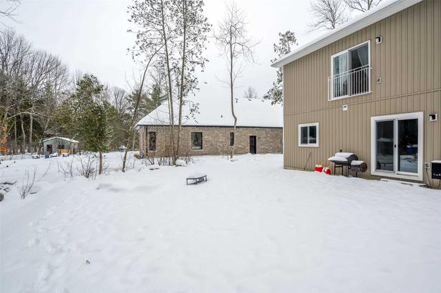 270 Riverside Dr, House detached with 5 bedrooms, 3 bathrooms and 6 parking in Kawartha Lakes ON | Image 21