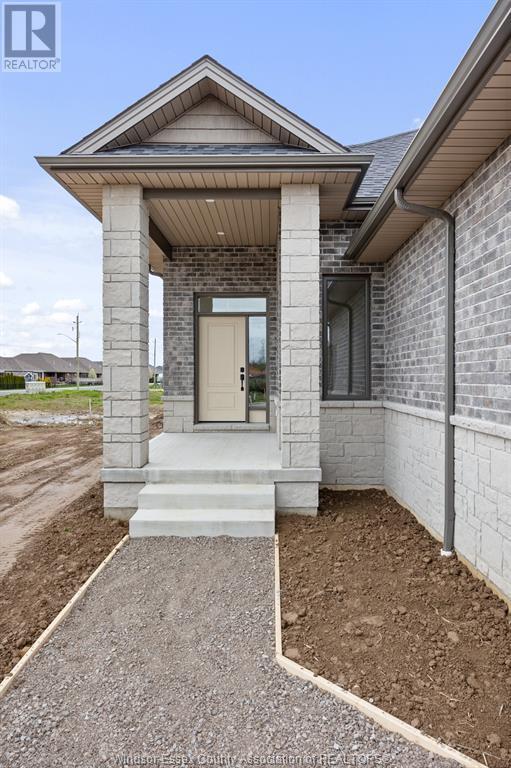 50 Gaffan Drive, House semidetached with 2 bedrooms, 2 bathrooms and null parking in Kingsville ON | Image 2