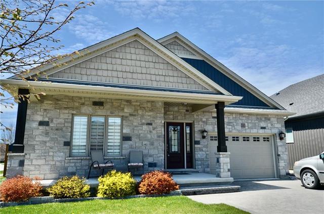 71 Parkside Drive, House detached with 4 bedrooms, 3 bathrooms and 2 parking in St. Catharines ON | Image 1