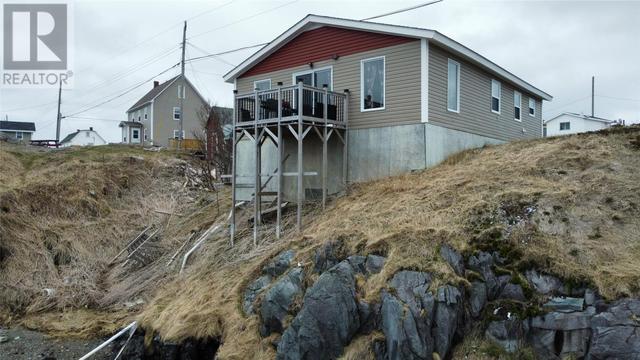 10 Tickle Point Road, House detached with 2 bedrooms, 1 bathrooms and null parking in Change Islands NL | Image 39