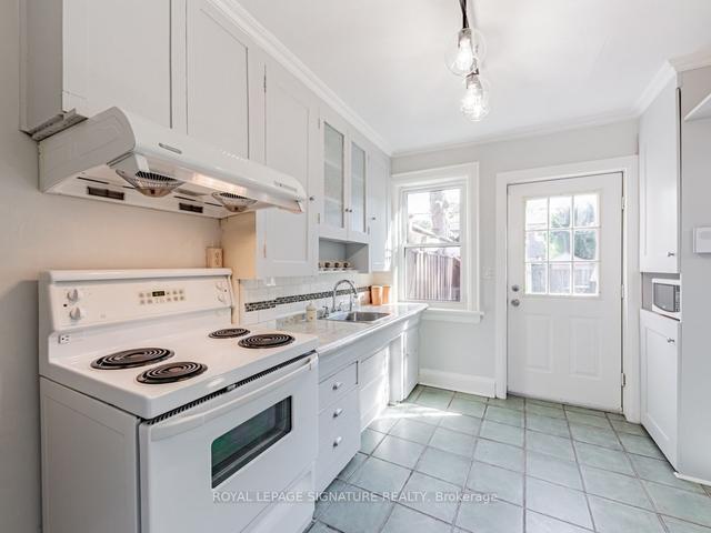89 Lawrence Ave W, House semidetached with 3 bedrooms, 2 bathrooms and 2 parking in Toronto ON | Image 3