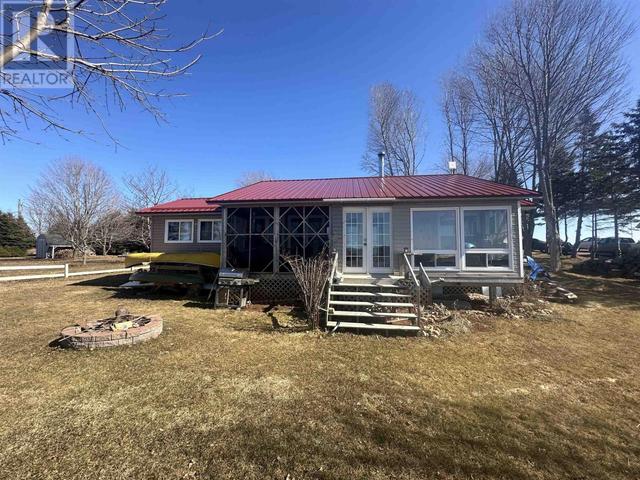 20 Shoreline Road, House detached with 2 bedrooms, 1 bathrooms and null parking in Tyne Valley FD PE | Image 2