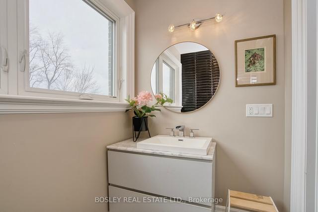 323 Brock Ave, House semidetached with 4 bedrooms, 4 bathrooms and 0 parking in Toronto ON | Image 27