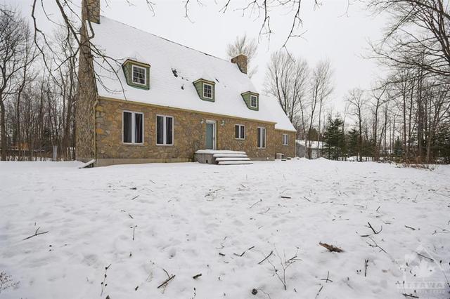 8395 County Road 17 Road, House detached with 3 bedrooms, 3 bathrooms and 6 parking in Clarence Rockland ON | Image 1