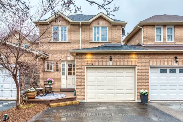 2369 Springfield Cres, House attached with 3 bedrooms, 3 bathrooms and 4 parking in Oakville ON | Image 1