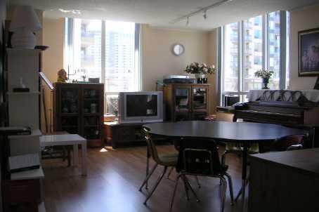 uph1 - 260 Doris Ave, Condo with 2 bedrooms, 2 bathrooms and 1 parking in Toronto ON | Image 7