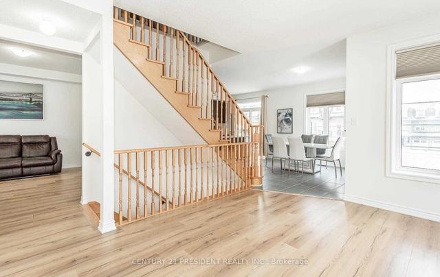 19 Gilford St, House attached with 3 bedrooms, 4 bathrooms and 2 parking in Brampton ON | Image 9