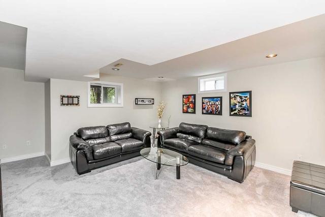 199 Surgeoner Cres, House detached with 4 bedrooms, 4 bathrooms and 6 parking in Newmarket ON | Image 4