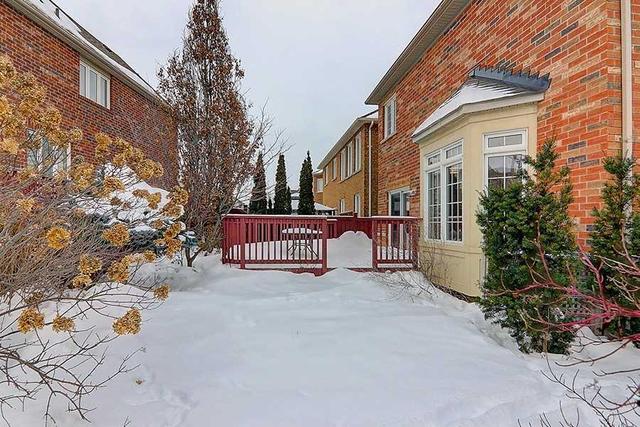 35 Golden Meadow Dr, House detached with 4 bedrooms, 4 bathrooms and 4 parking in Markham ON | Image 33