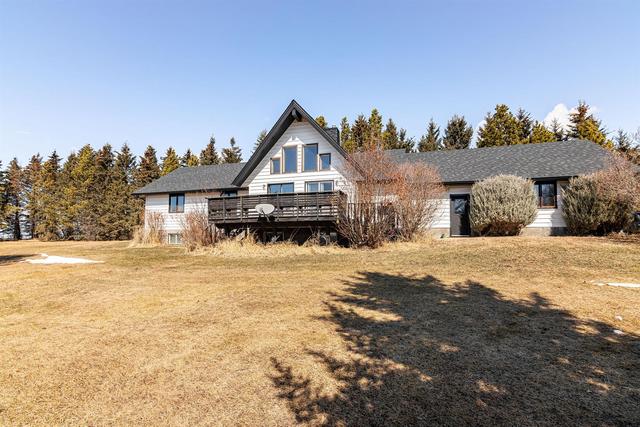 45060 39 2 Township, House detached with 4 bedrooms, 3 bathrooms and null parking in Clearwater County AB | Image 1