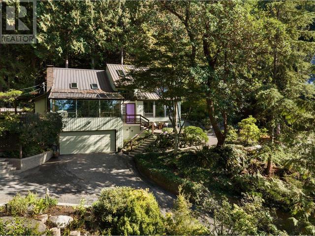 385 Oceanview Road, House detached with 5 bedrooms, 2 bathrooms and 4 parking in Lions Bay BC | Image 28
