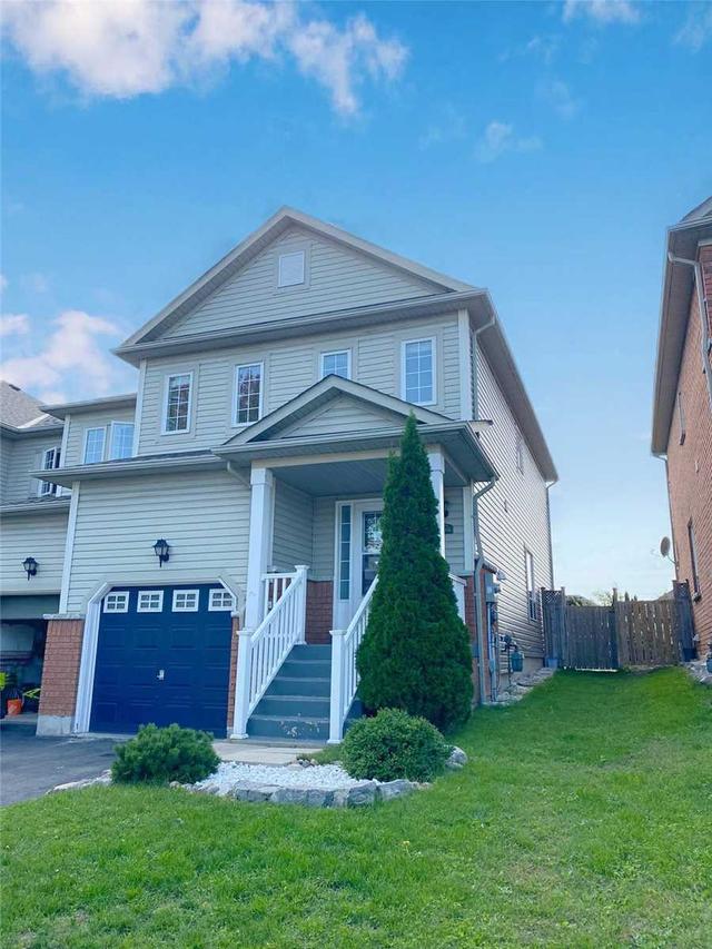 104 Robideau Pl, House attached with 3 bedrooms, 4 bathrooms and 3 parking in Whitby ON | Image 1