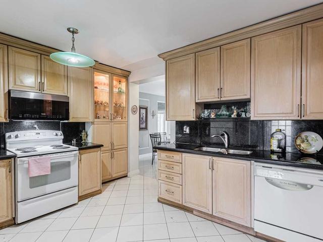 75 Rockford Rd, House detached with 3 bedrooms, 5 bathrooms and 7 parking in Toronto ON | Image 32