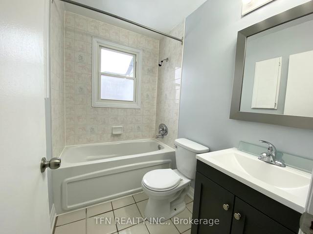 106 Eleanor Ave, House detached with 2 bedrooms, 2 bathrooms and 4 parking in Hamilton ON | Image 2